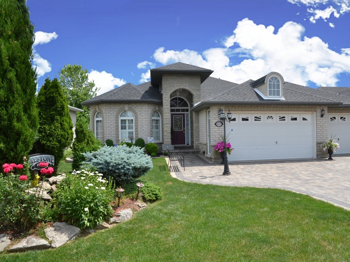 A Pillow And Toast Bb Niagara On The Lake | J Furniture & Decoration